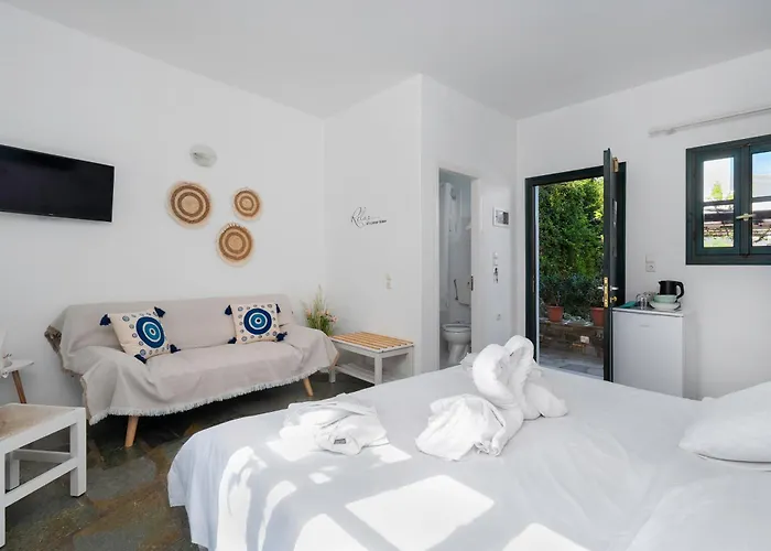 Eleni Parikia (Paros)