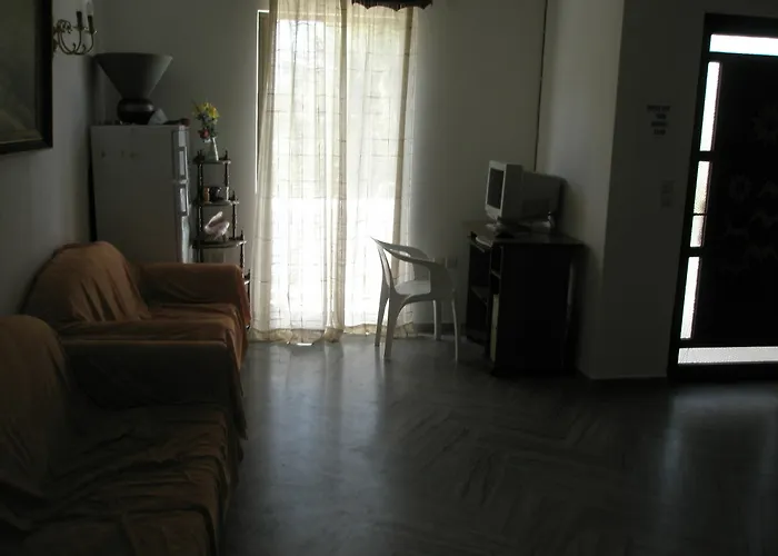 Guest house Eleni Parikia (Paros)