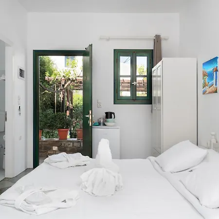 Eleni Parikia (Paros)